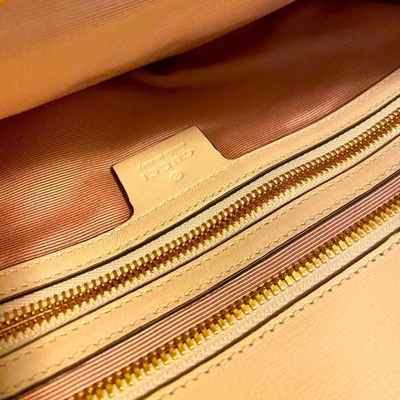 White/ cream color with Gucci Golf Logo - Picture 1 of 6